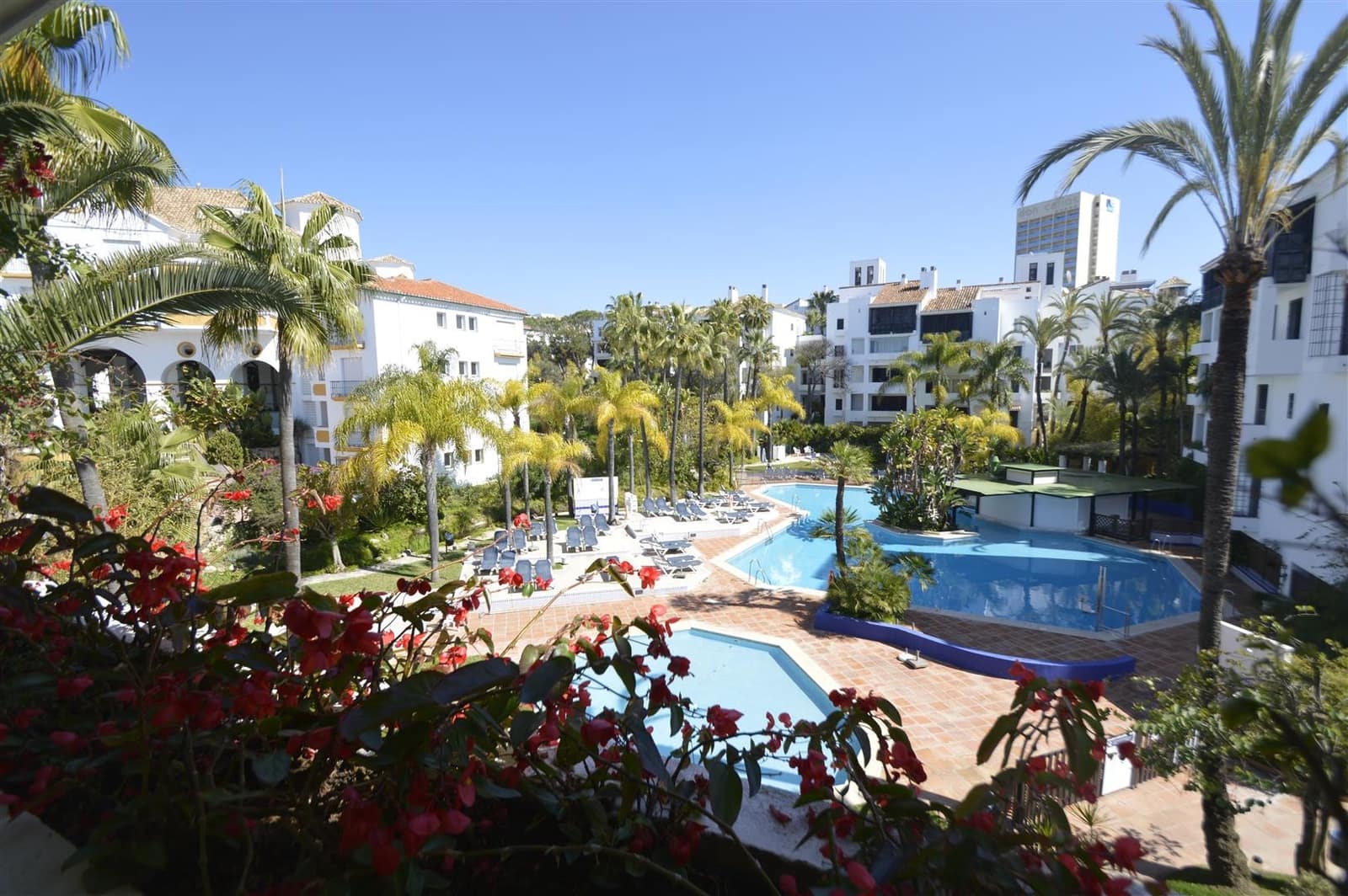 3 bedroom Apartment for sale in Marbella with pool garage - € 895,000 (Ref: 5977695)