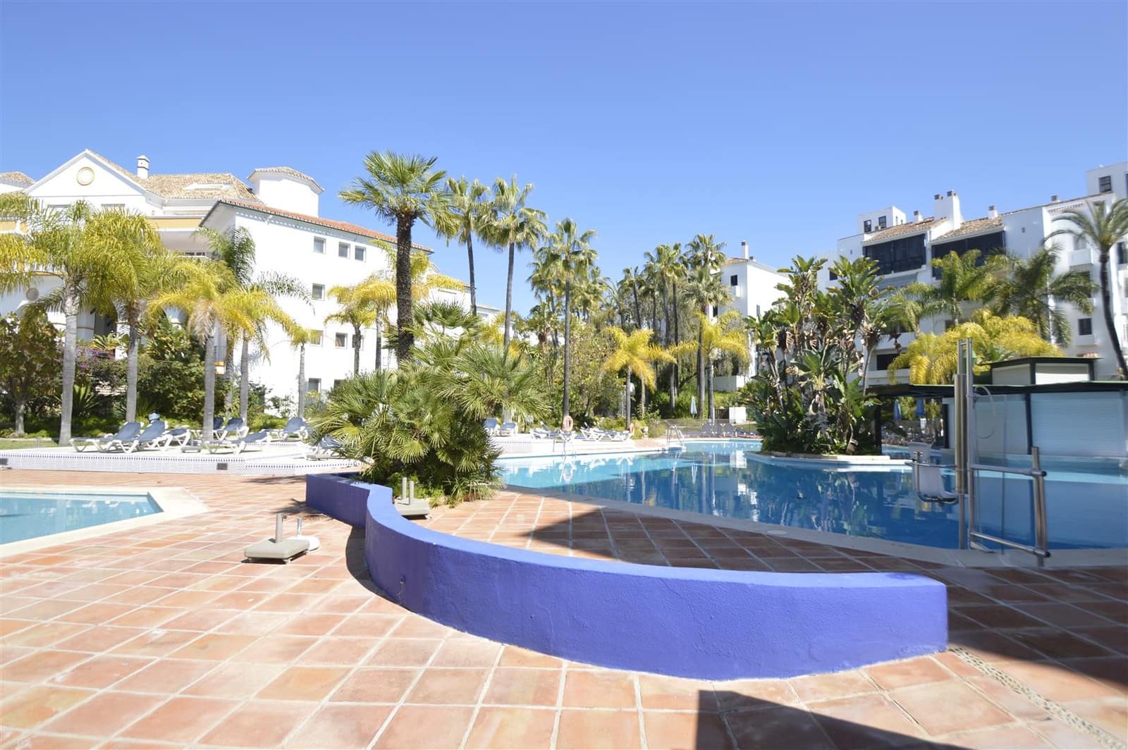 3 bedroom Apartment for sale in Marbella with pool garage - € 895,000 (Ref: 5977695)