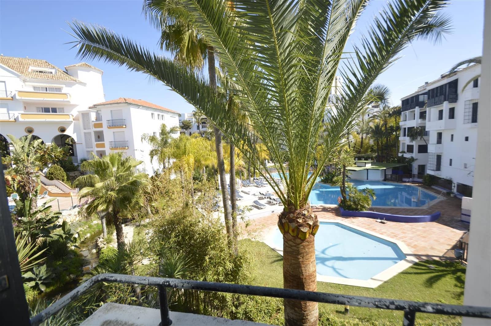3 bedroom Apartment for sale in Marbella with pool garage - € 895,000 (Ref: 5977695)