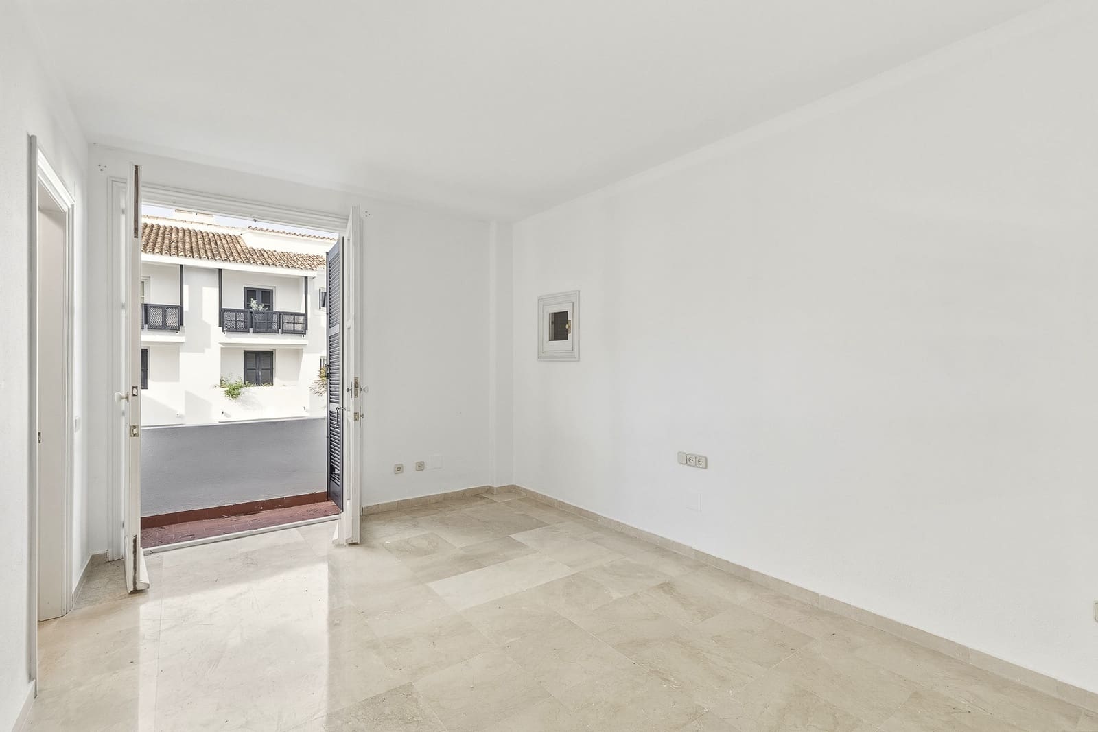 3 soveværelse Lejlighed til salg i Marbella med swimmingpool garage - € 895.000 (Ref: 5977695)