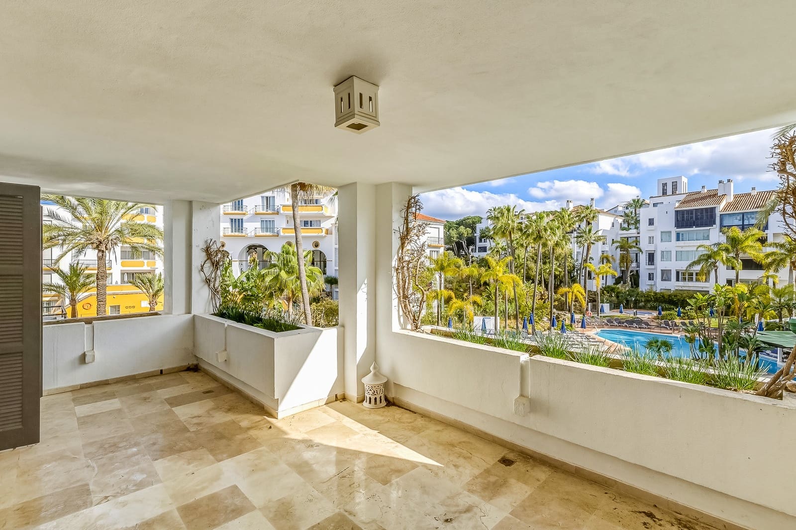3 soveværelse Lejlighed til salg i Marbella med swimmingpool garage - € 895.000 (Ref: 5977695)