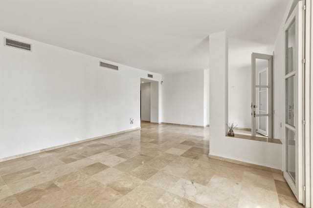 Apartamento de 3 habitaciones en Marbella en venta con piscina garaje - 895.000 € (Ref: 5977695)