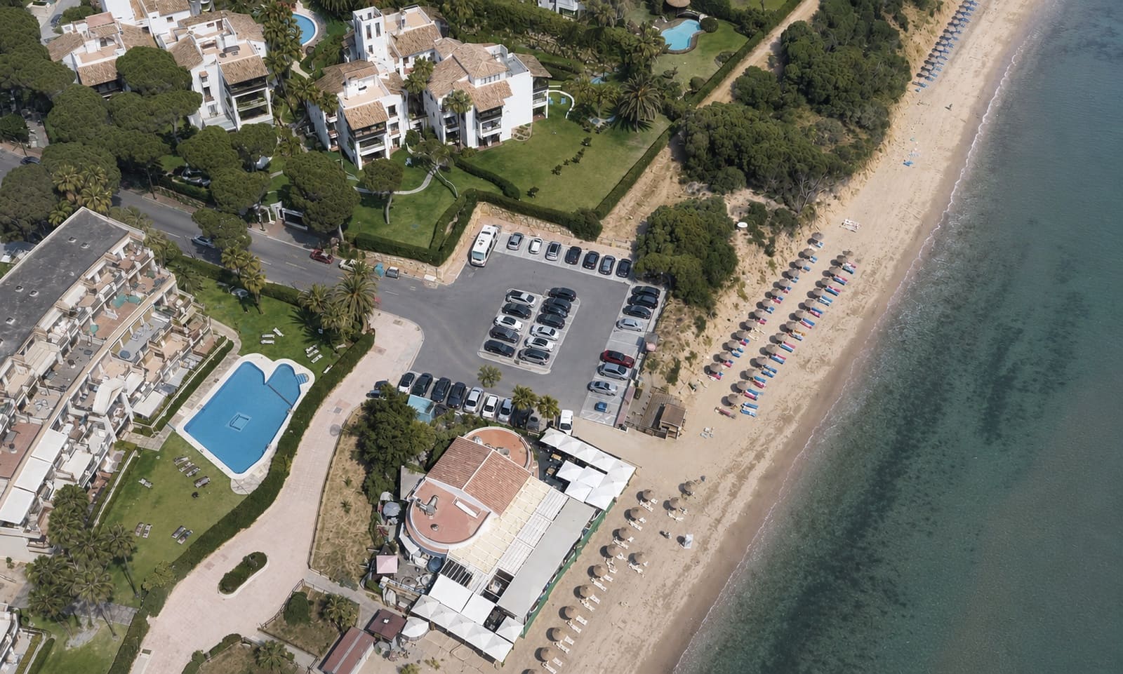 Apartamento de 3 habitaciones en Marbella en venta con piscina garaje - 895.000 € (Ref: 5977695)