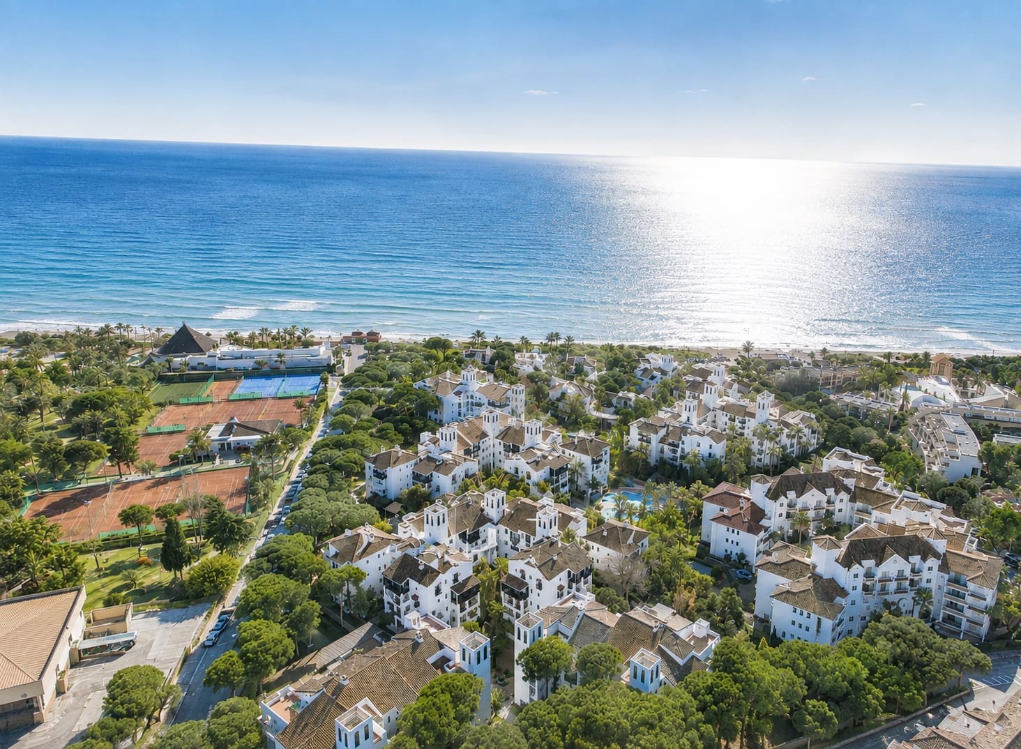 Apartamento de 3 habitaciones en Marbella en venta con piscina garaje - 895.000 € (Ref: 5977695)