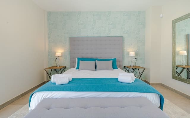 6 sovrum Villa till salu i Nueva Andalucia, Marbella med pool - 1 895 000 € (Ref: 6057406)