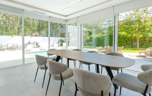 6 sovrum Villa till salu i Nueva Andalucia, Marbella med pool - 1 895 000 € (Ref: 6057406)