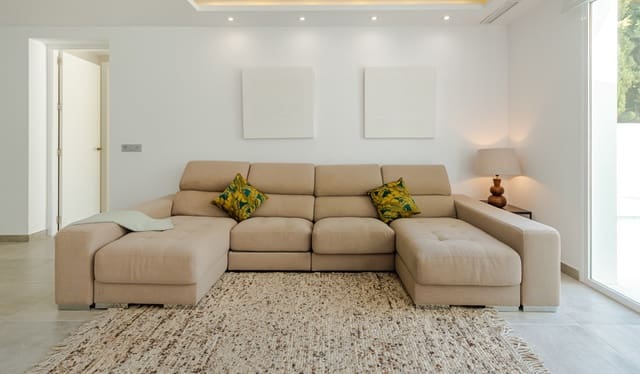 6 sovrum Villa till salu i Nueva Andalucia, Marbella med pool - 1 895 000 € (Ref: 6057406)