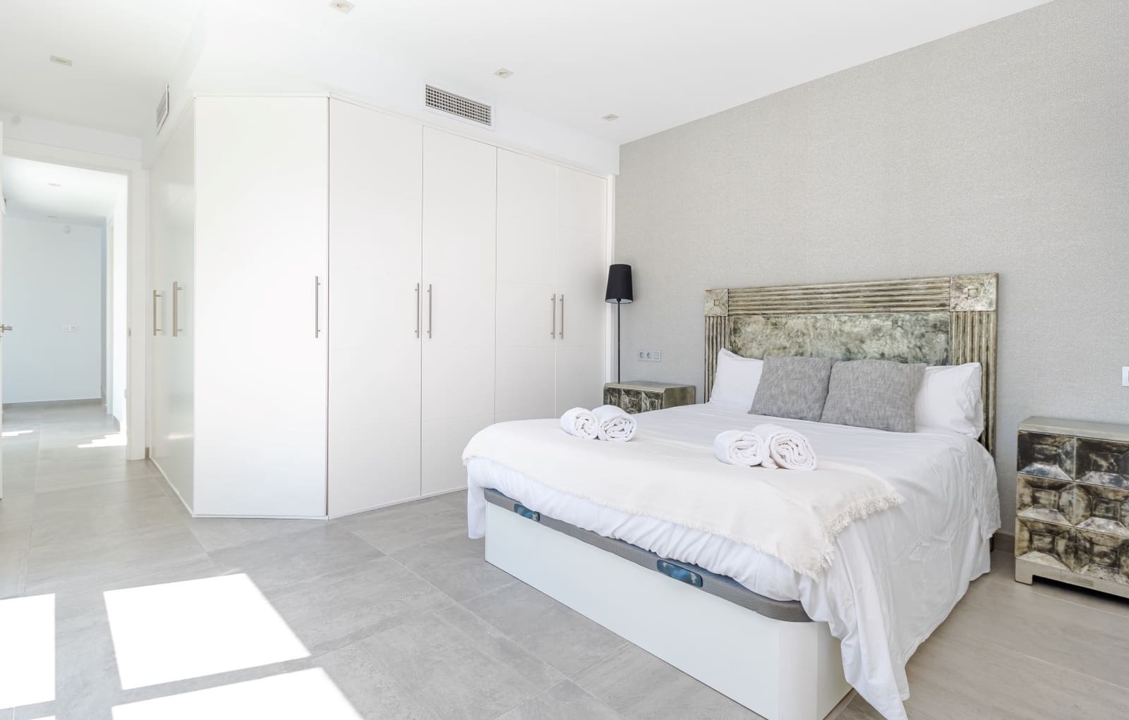 6 makuuhuone Huvila myytävänä paikassa Nueva Andalucia mukana uima-altaan - 1 895 000 € (Ref: 6057406)