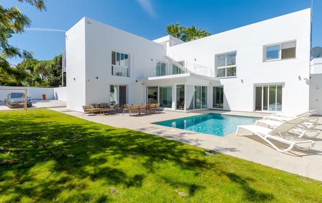 6 slaapkamer Villa te koop in Nueva Andalucia, Marbella met zwembad - € 1.895.000 (Ref: 6057406)
