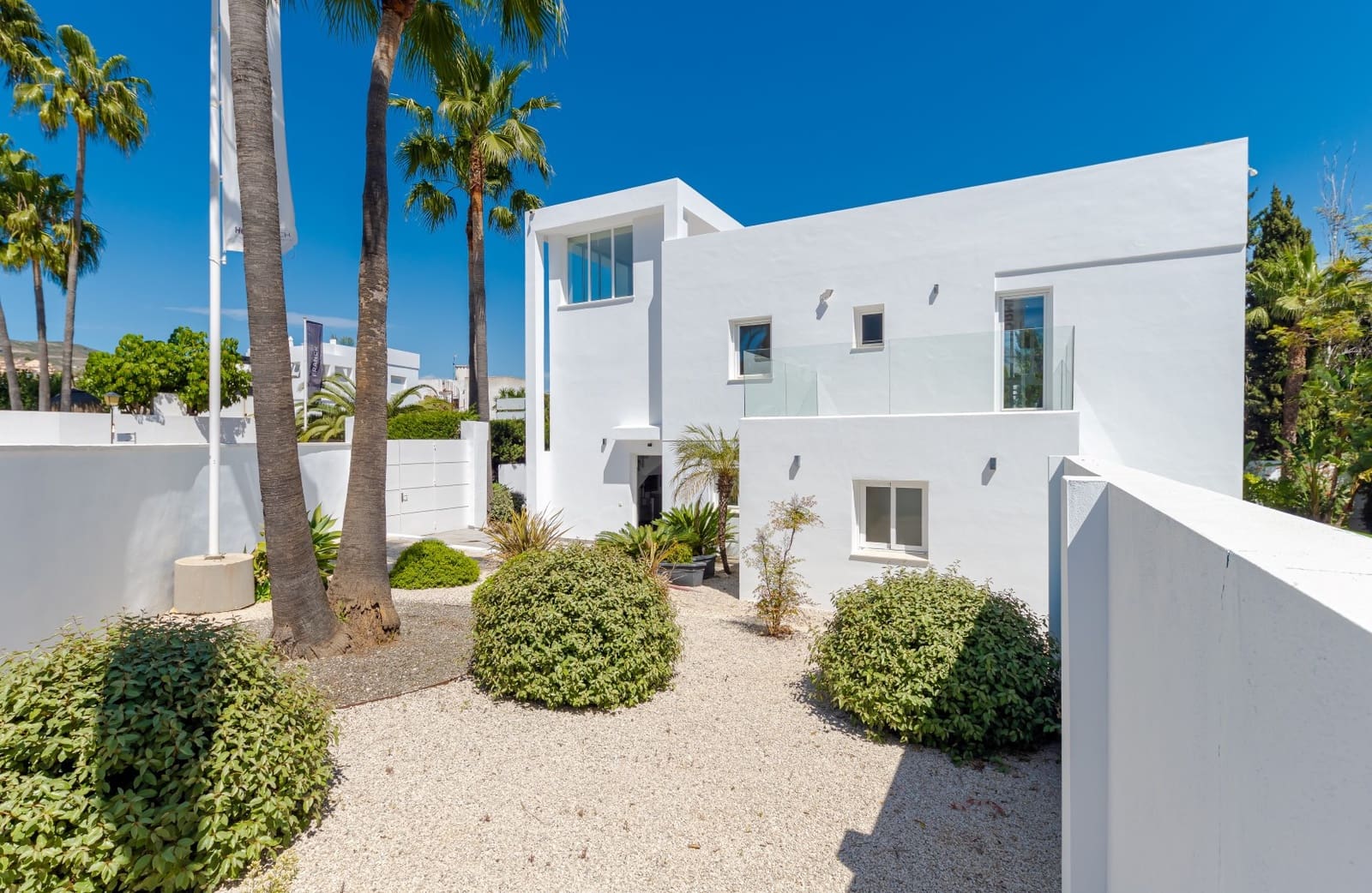 6 makuuhuone Huvila myytävänä paikassa Nueva Andalucia mukana uima-altaan - 1 895 000 € (Ref: 6057406)