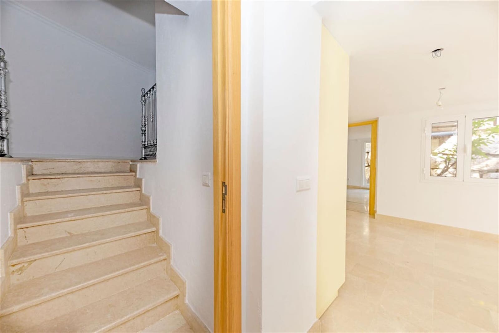 Chalet de 5 habitaciones en Benahavís en venta con piscina garaje - 2.150.000 € (Ref: 6116677)