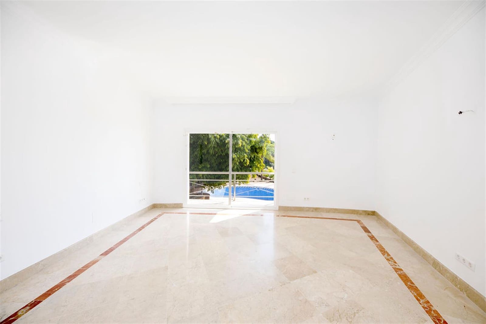 Chalet de 5 habitaciones en Benahavís en venta con piscina garaje - 2.150.000 € (Ref: 6116677)