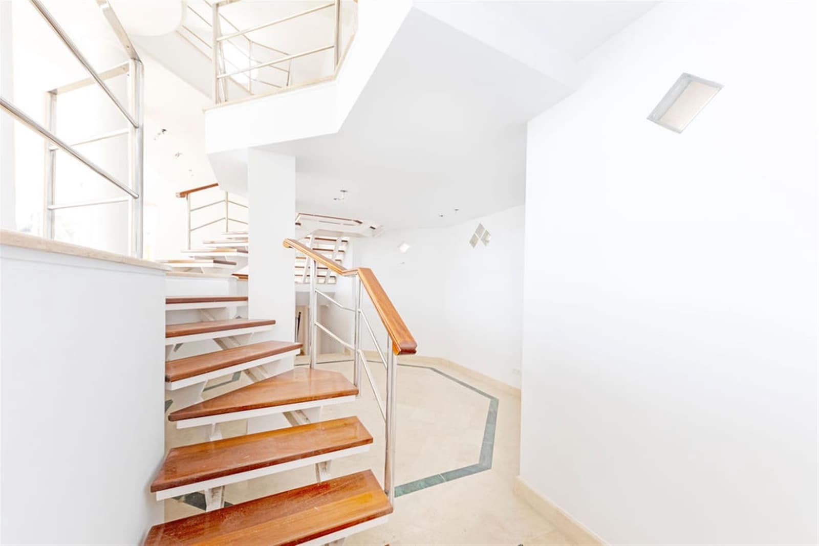 Chalet de 5 habitaciones en Benahavís en venta con piscina garaje - 2.150.000 € (Ref: 6116677)