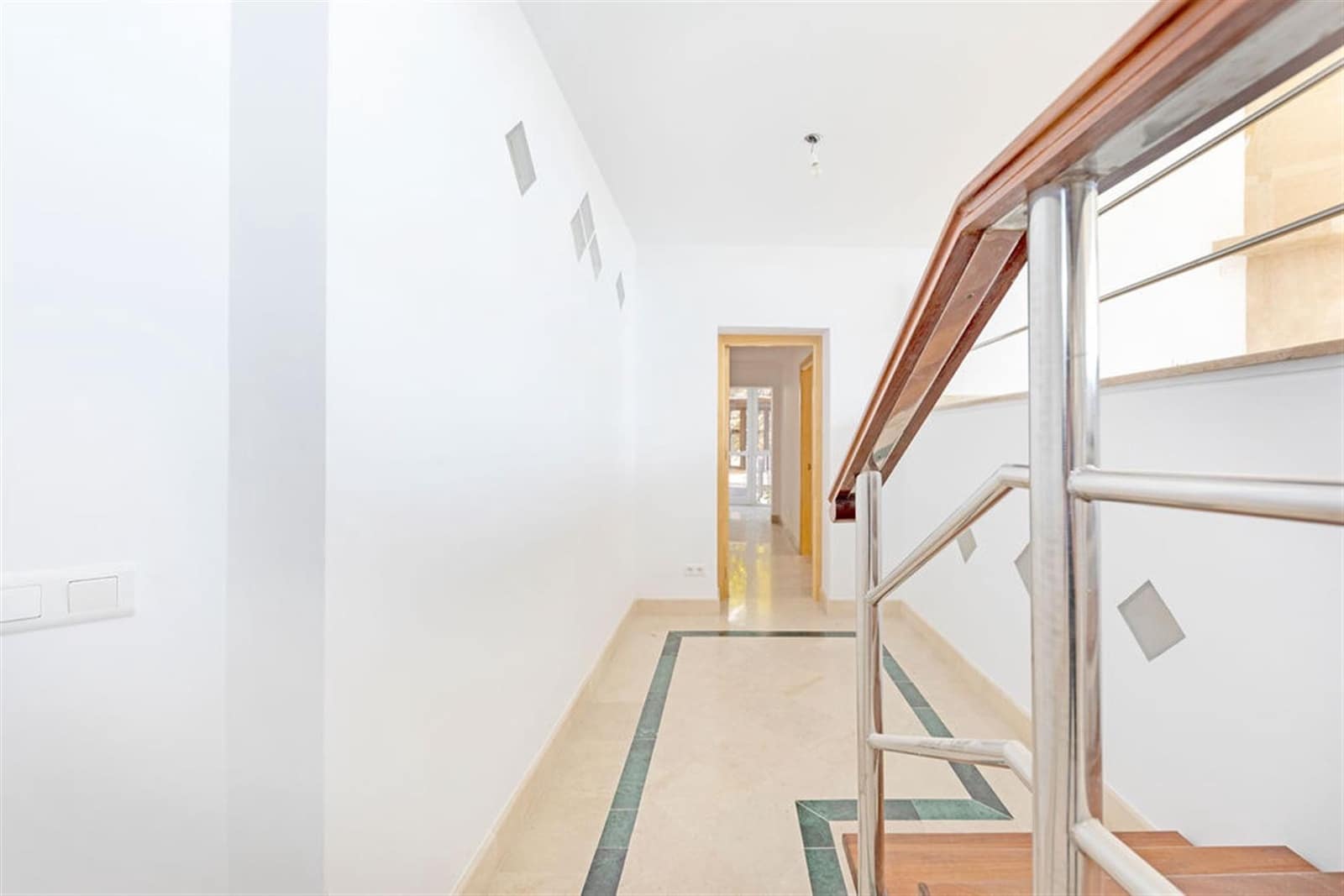 Chalet de 5 habitaciones en Benahavís en venta con piscina garaje - 2.150.000 € (Ref: 6116677)