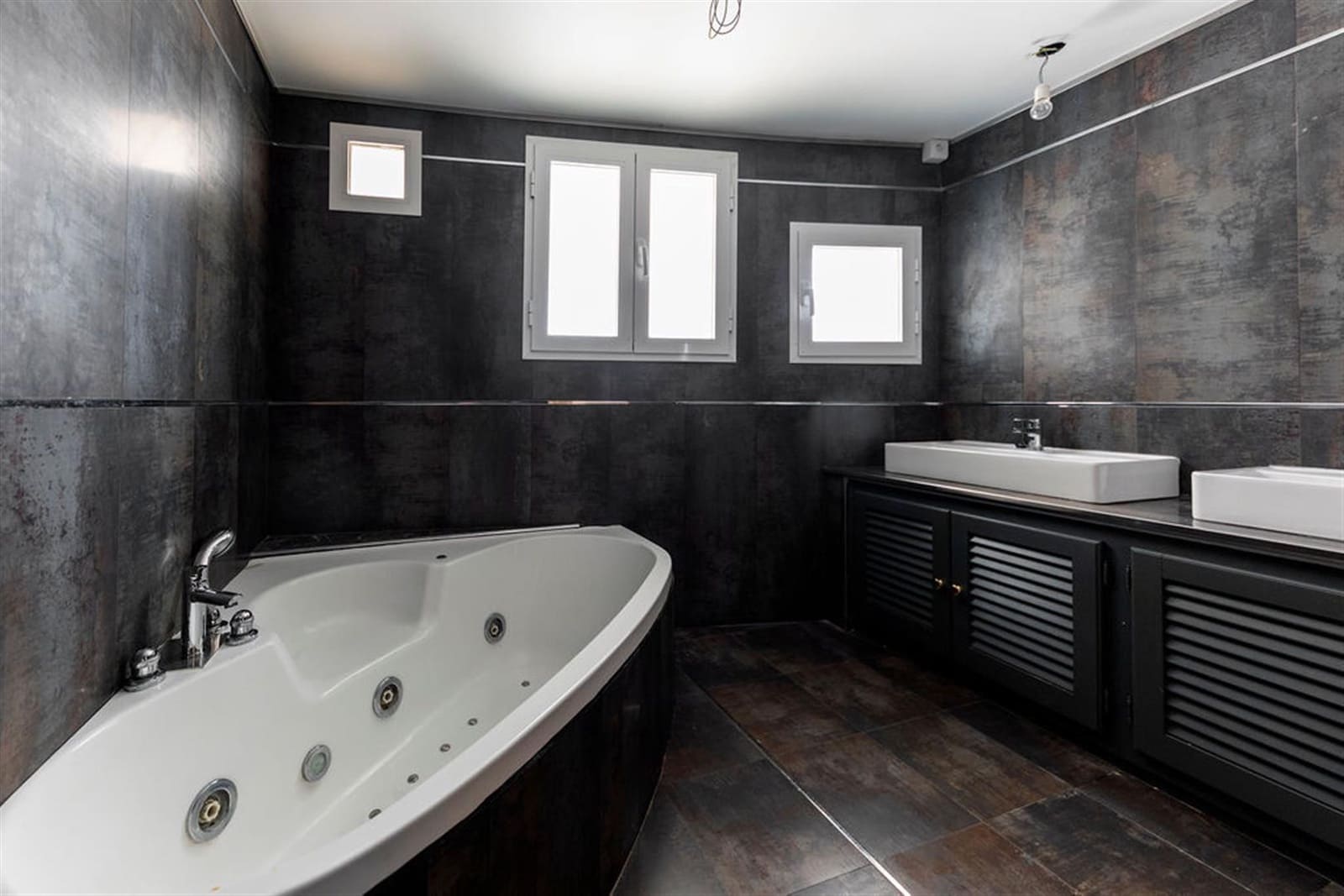 Chalet de 5 habitaciones en Benahavís en venta con piscina garaje - 2.150.000 € (Ref: 6116677)