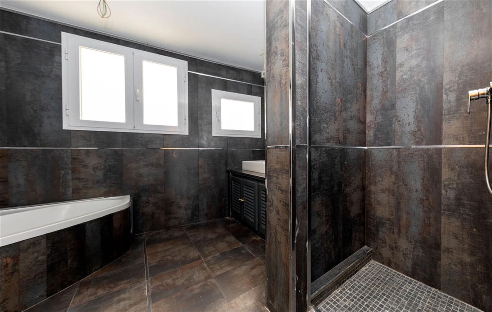 Chalet de 5 habitaciones en Benahavís en venta con piscina garaje - 2.150.000 € (Ref: 6116677)