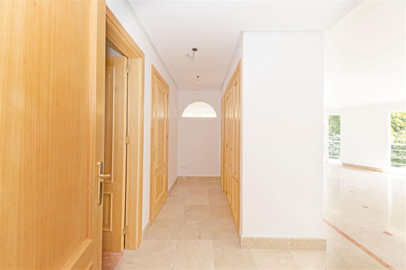 Chalet de 5 habitaciones en Benahavís en venta con piscina garaje - 2.150.000 € (Ref: 6116677)