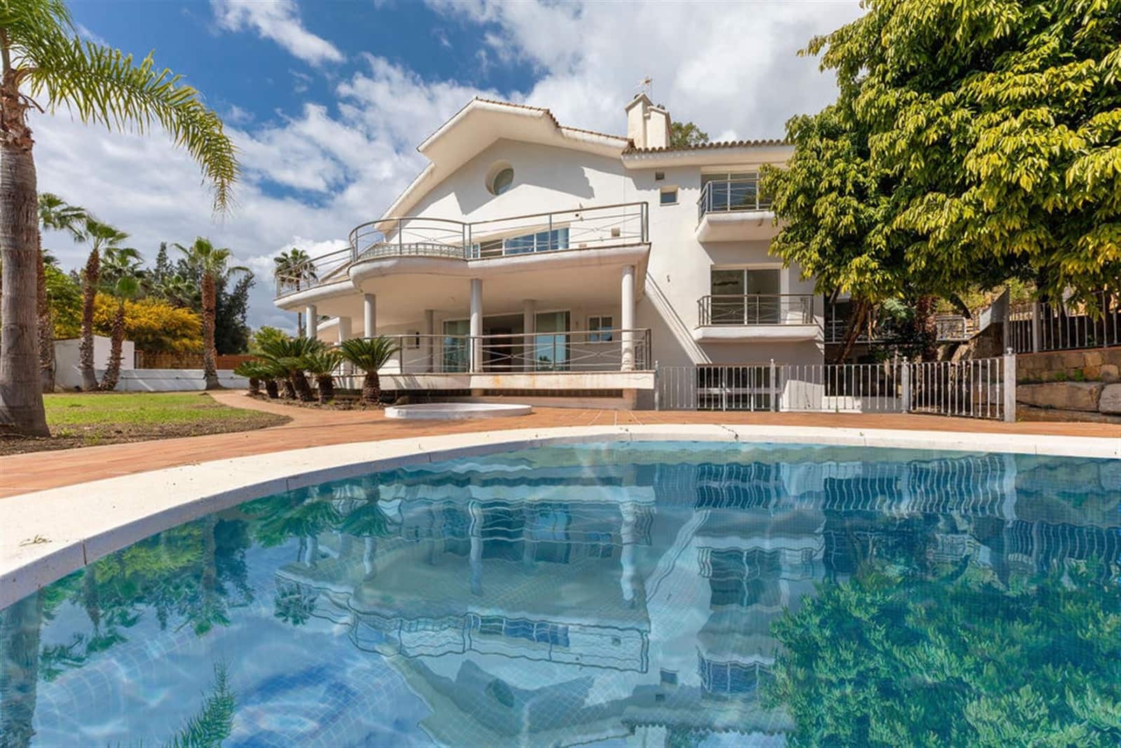 5 Zimmer Villa zu verkaufen in Benahavis mit Pool Garage - 2.150.000 € (Ref: 6116677)