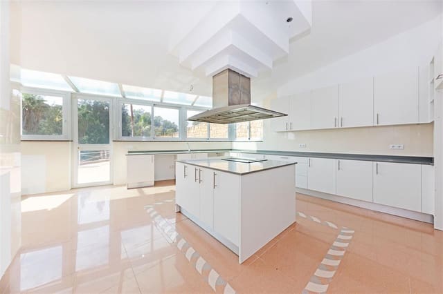 5 sovrum Villa till salu i Benahavís med pool garage - 2 150 000 € (Ref: 6116677)