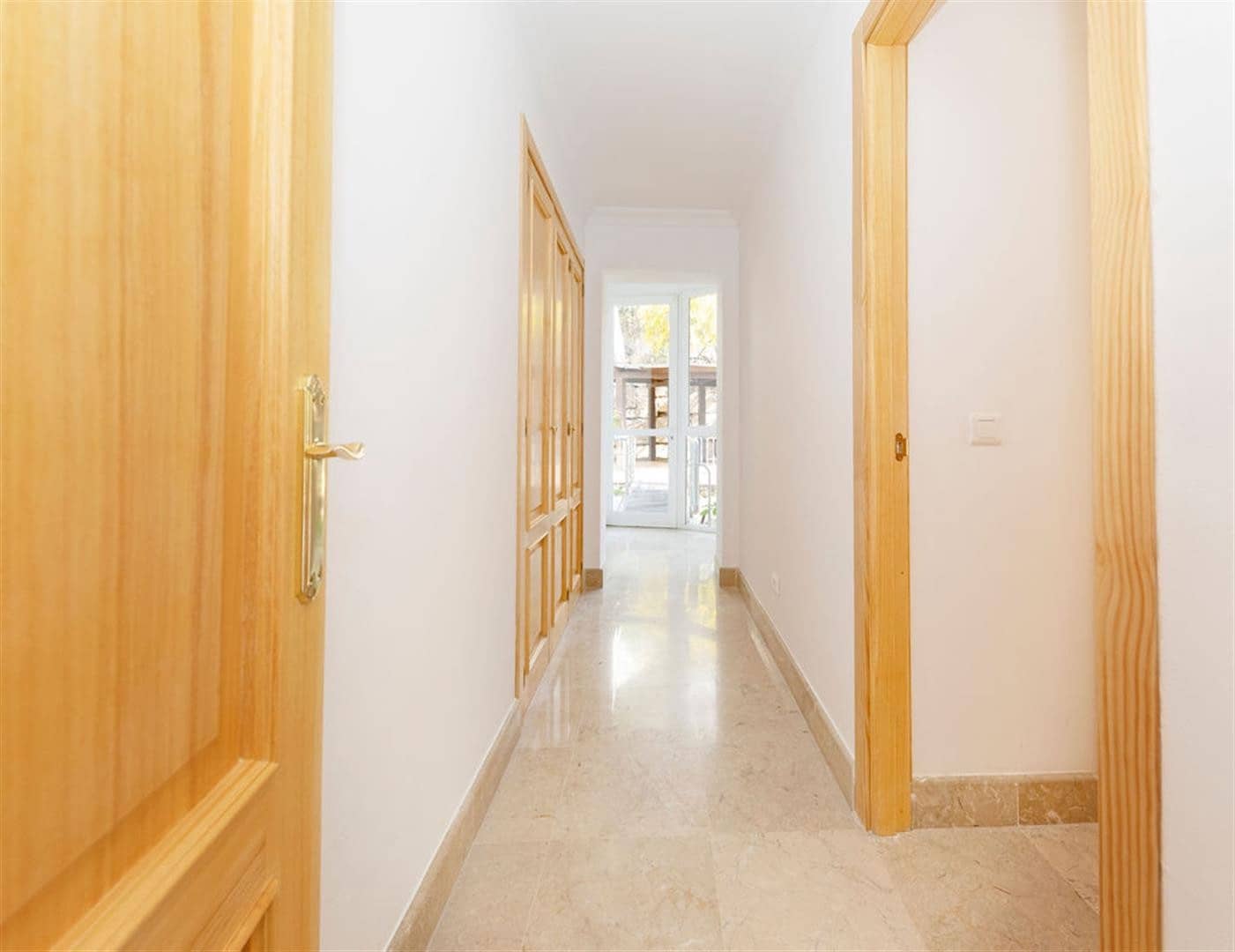 5 Zimmer Villa zu verkaufen in Benahavis mit Pool Garage - 2.150.000 € (Ref: 6116677)