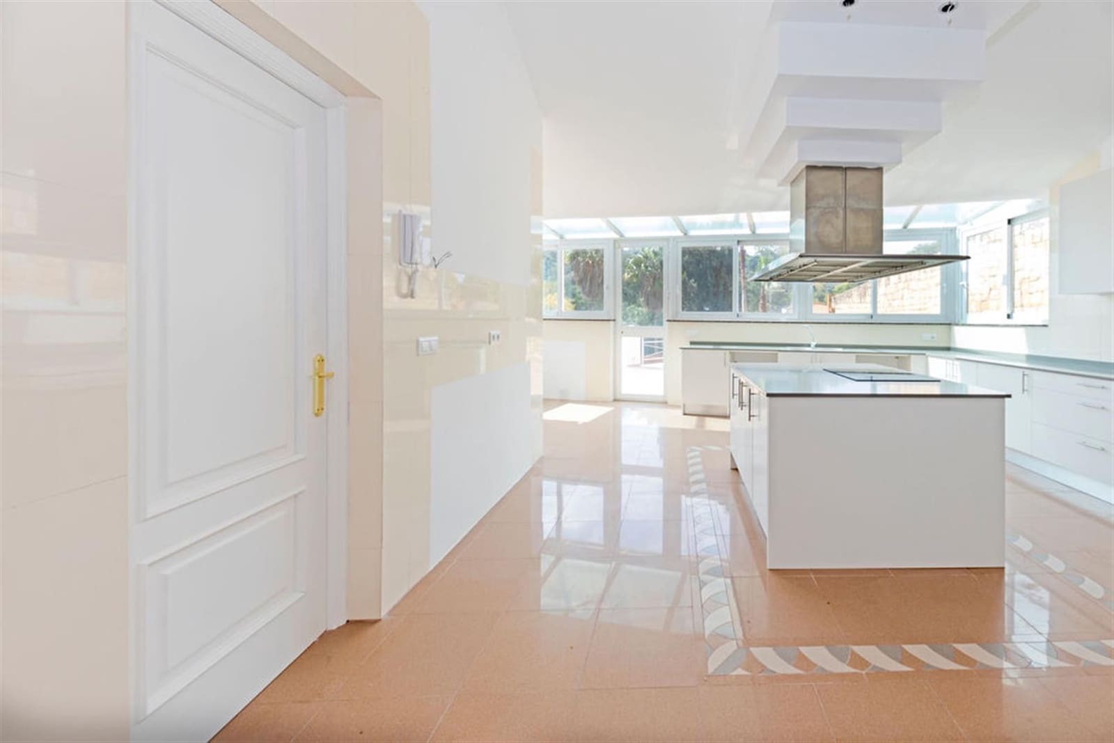 5 Zimmer Villa zu verkaufen in Benahavis mit Pool Garage - 2.150.000 € (Ref: 6116677)