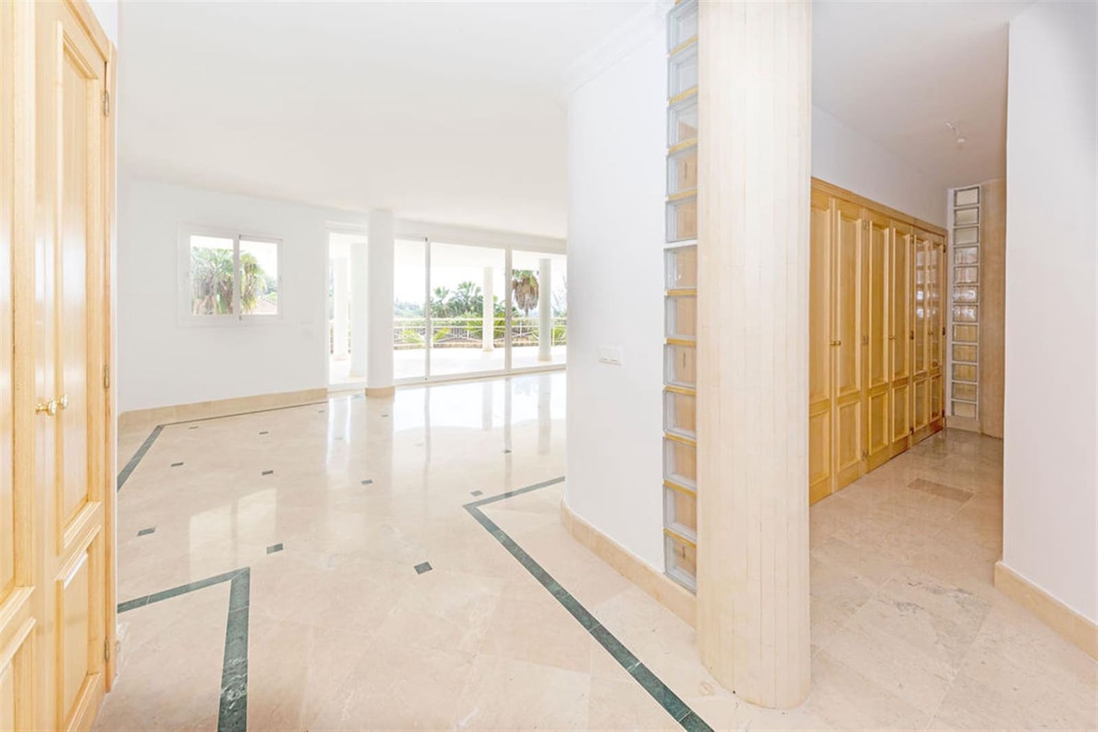 5 Zimmer Villa zu verkaufen in Benahavis mit Pool Garage - 2.150.000 € (Ref: 6116677)