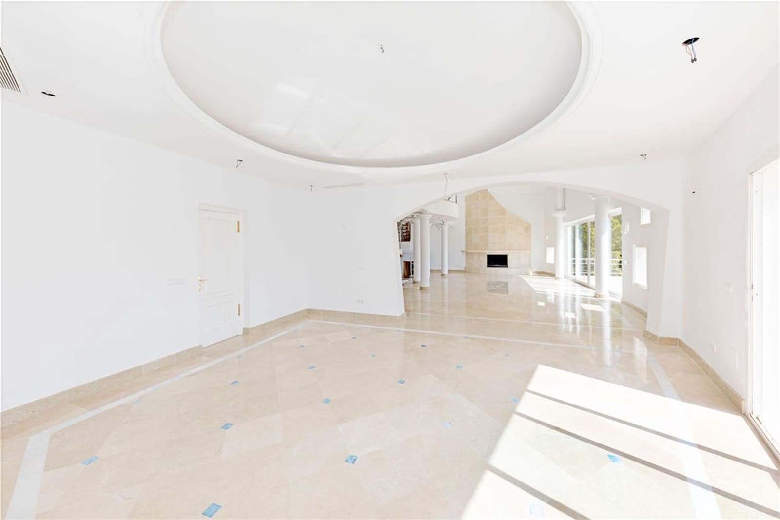 5 Zimmer Villa zu verkaufen in Benahavis mit Pool Garage - 2.150.000 € (Ref: 6116677)