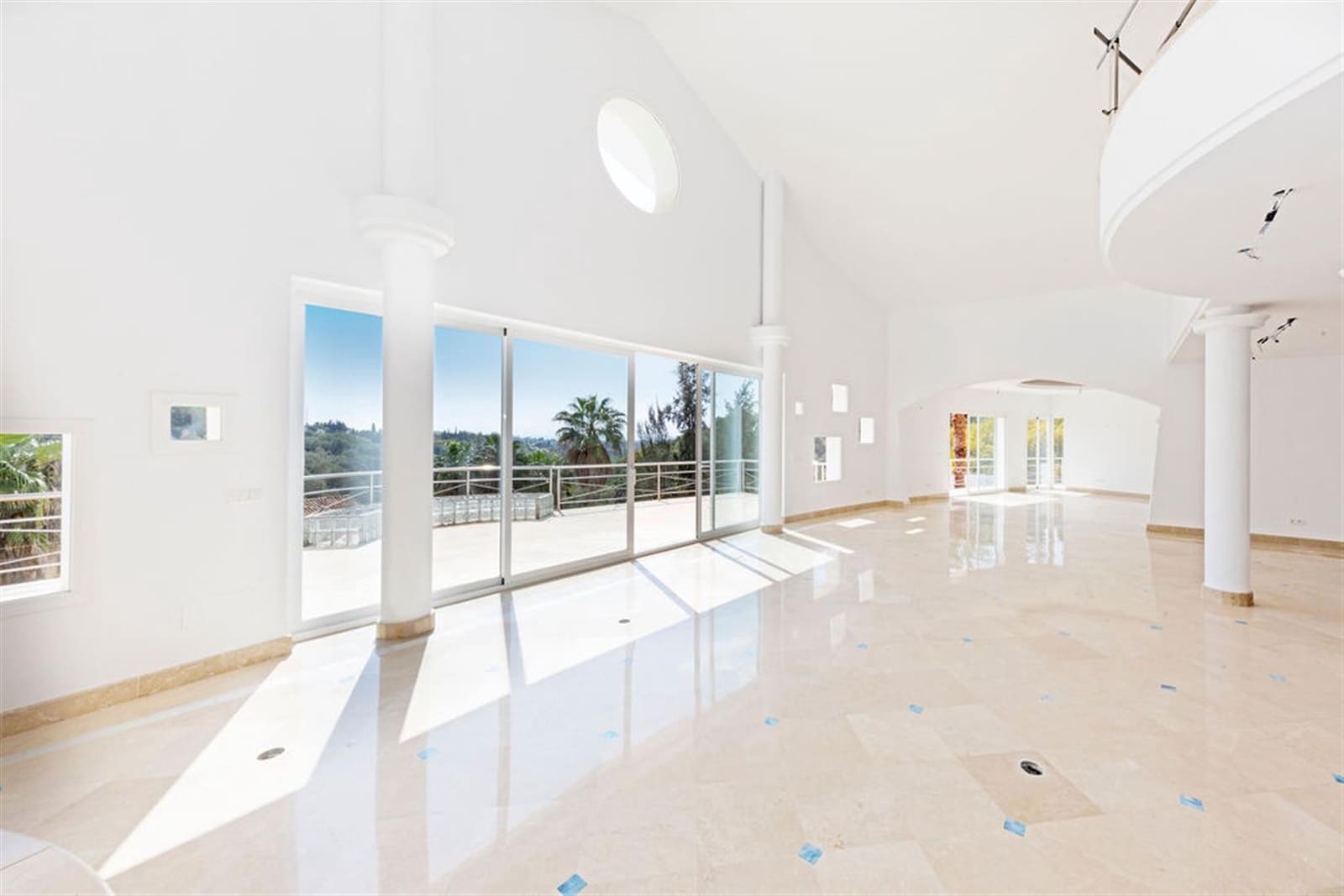 5 Zimmer Villa zu verkaufen in Benahavis mit Pool Garage - 2.150.000 € (Ref: 6116677)