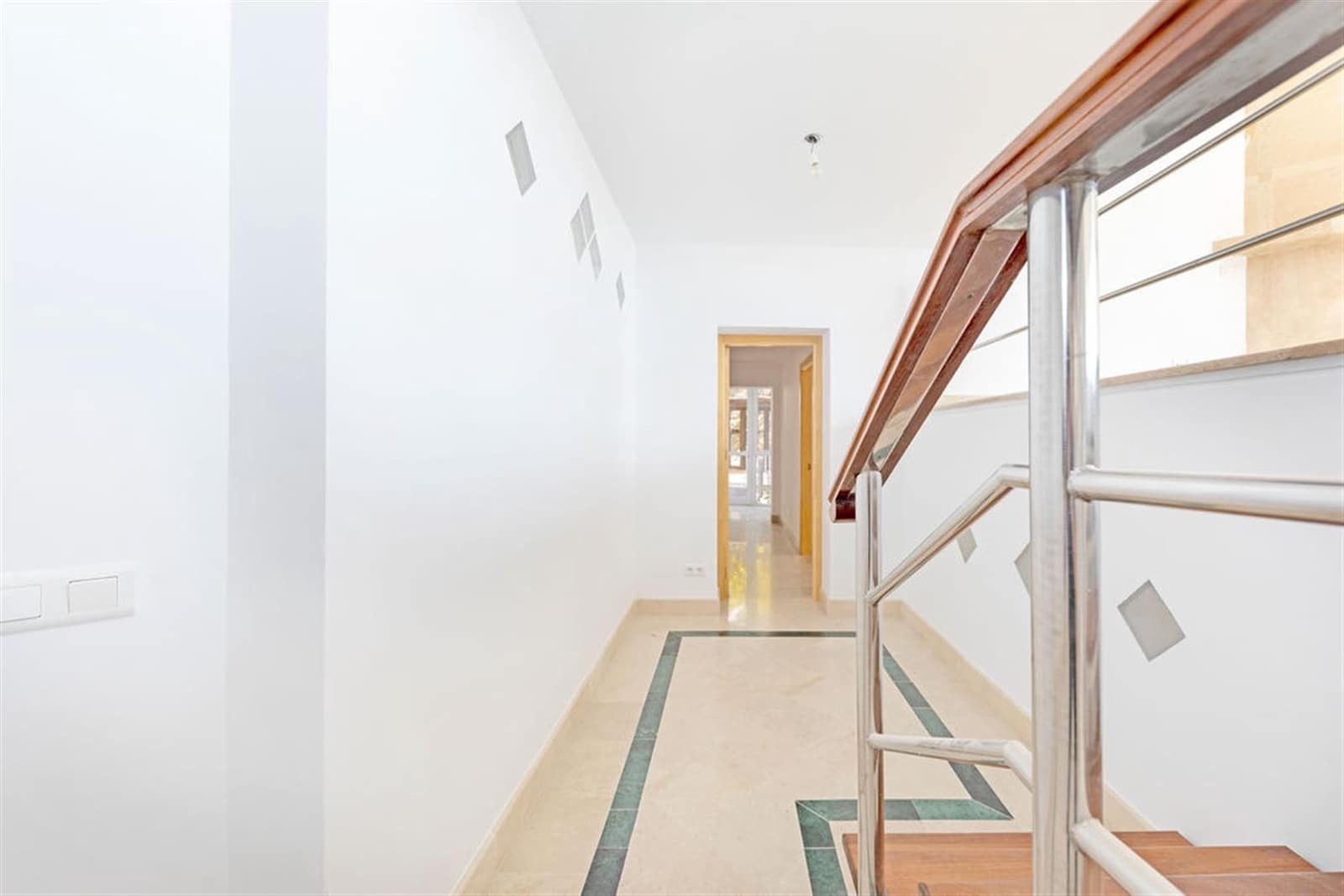5 Zimmer Villa zu verkaufen in Benahavis mit Pool Garage - 2.150.000 € (Ref: 6116677)