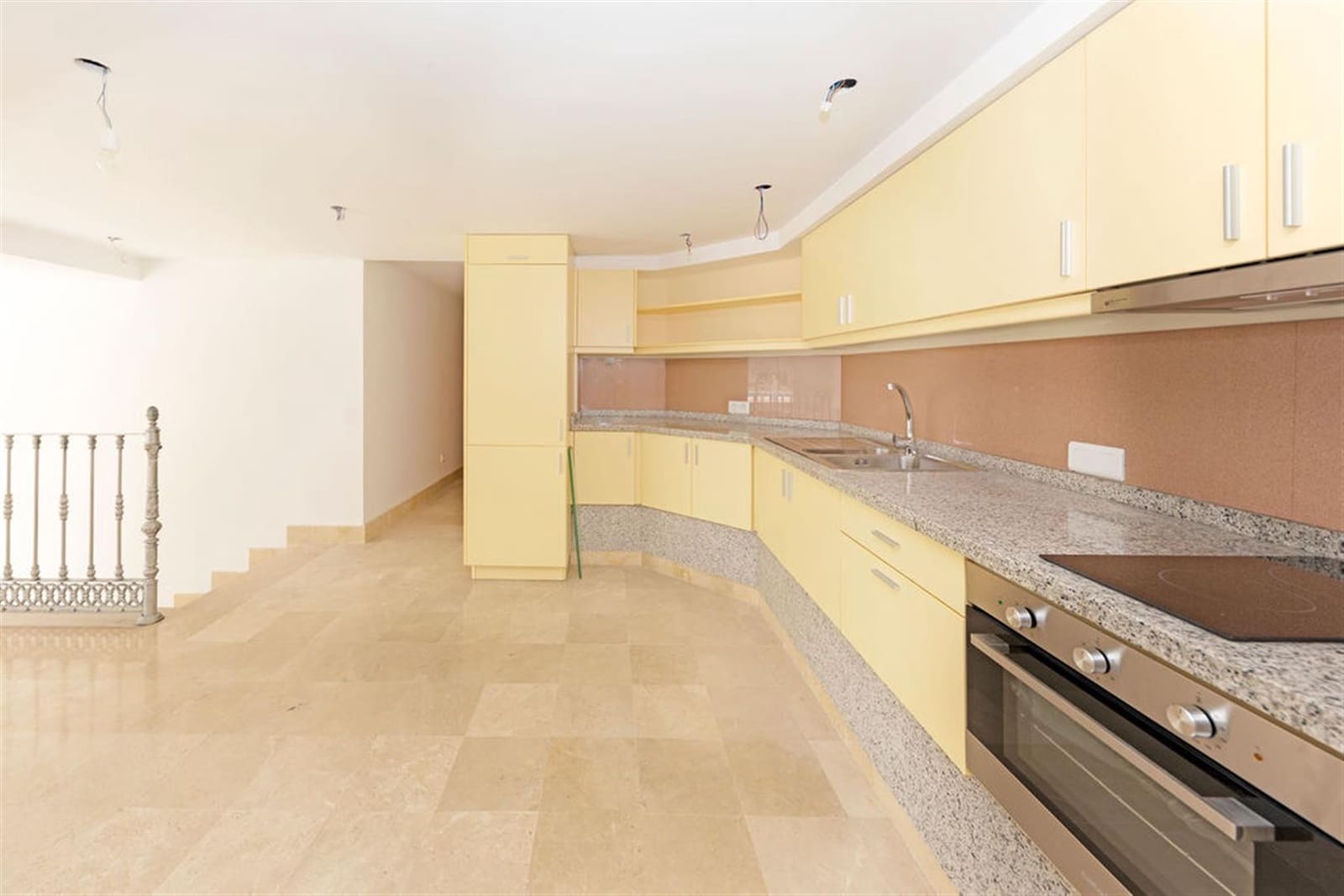 5 Zimmer Villa zu verkaufen in Benahavis mit Pool Garage - 2.150.000 € (Ref: 6116677)