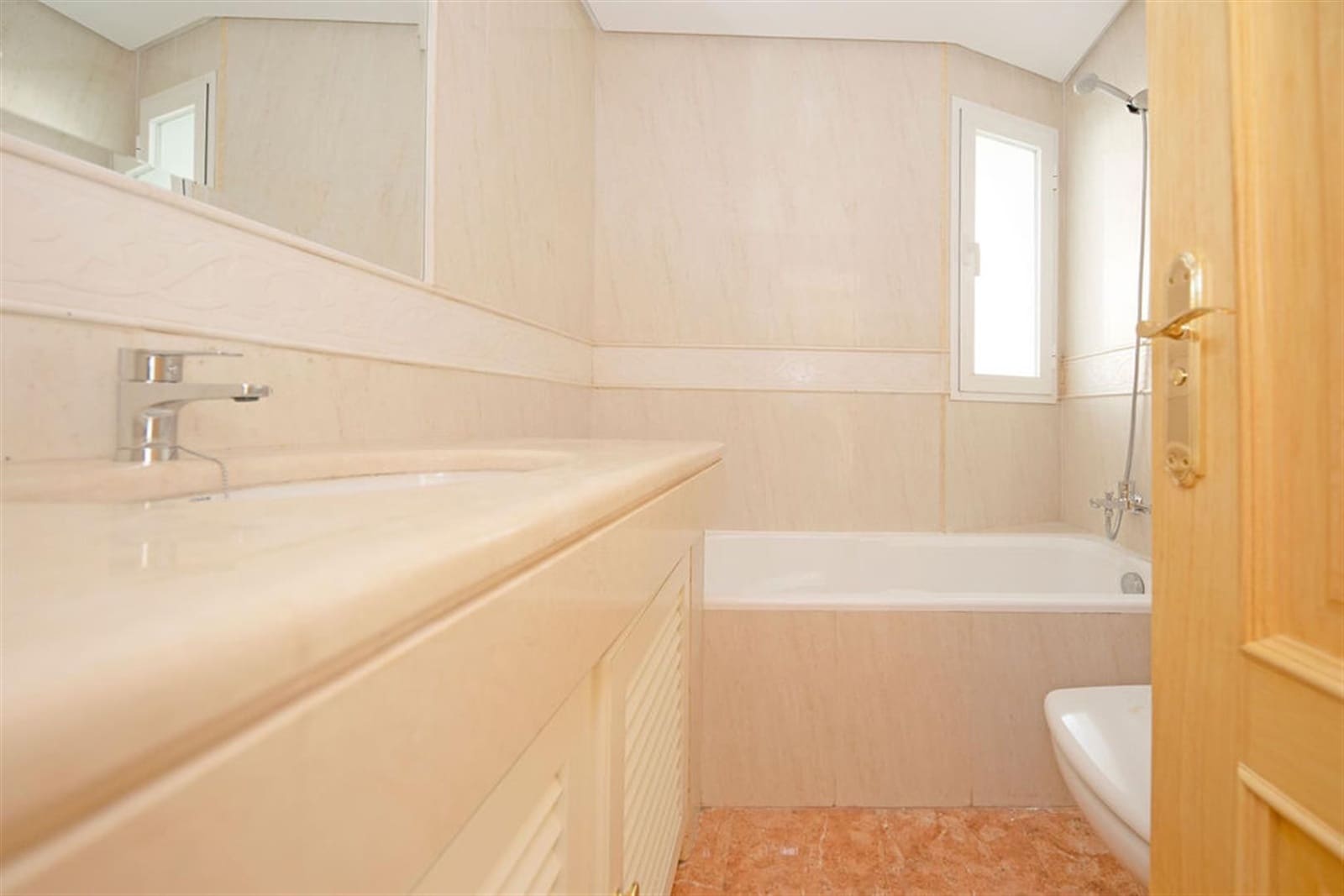 5 Zimmer Villa zu verkaufen in Benahavis mit Pool Garage - 2.150.000 € (Ref: 6116677)