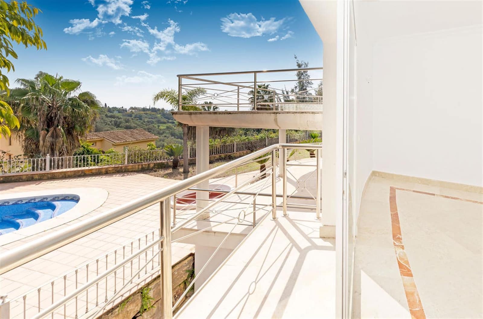 5 Zimmer Villa zu verkaufen in Benahavis mit Pool Garage - 2.150.000 € (Ref: 6116677)