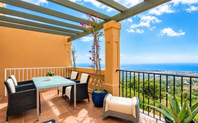 3 soverom Kjedet enebolig til salgs i Marbella med svømmebasseng garasje - € 995 000 (Ref: 6141830)