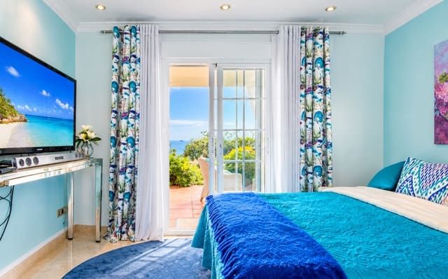 3 soverom Kjedet enebolig til salgs i Marbella med svømmebasseng garasje - € 995 000 (Ref: 6141830)