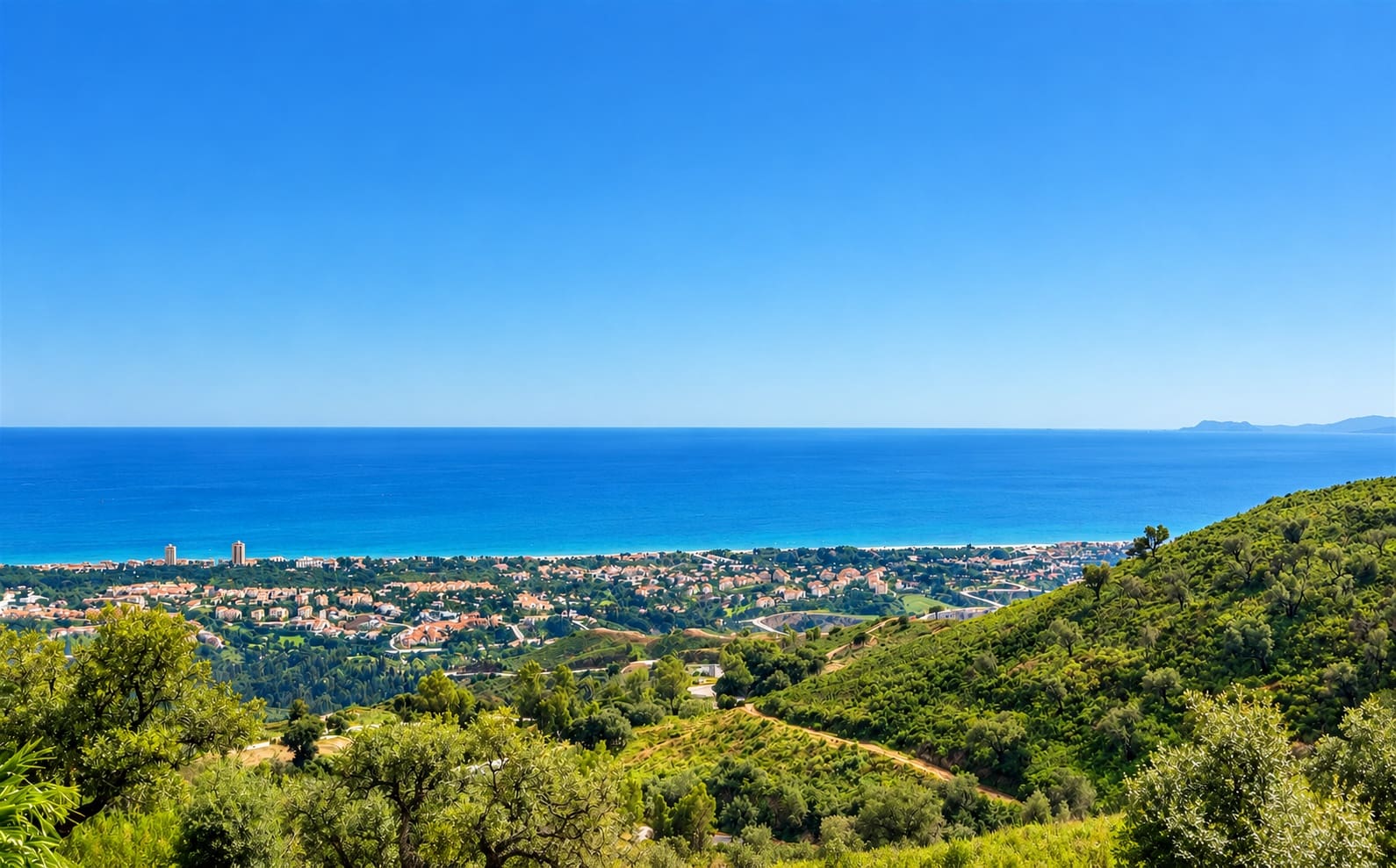 3 soverom Kjedet enebolig til salgs i Marbella med svømmebasseng garasje - € 995 000 (Ref: 6141830)