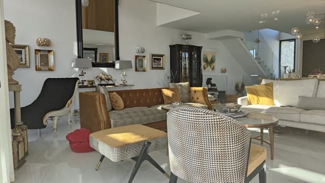 5 soveværelse Semi-Rækkehus til salg i Calahonda, Mijas med swimmingpool garage - € 1.195.000 (Ref: 6289176)