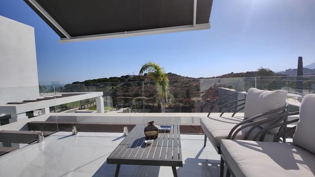 5 soveværelse Semi-Rækkehus til salg i Calahonda, Mijas med swimmingpool garage - € 1.195.000 (Ref: 6289176)