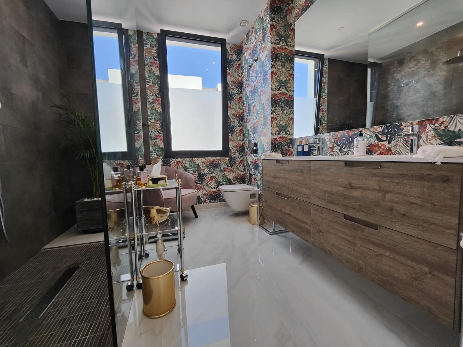 5 bedroom Semi-detached Villa for sale in Calahonda with pool garage - € 1,195,000 (Ref: 6289176)