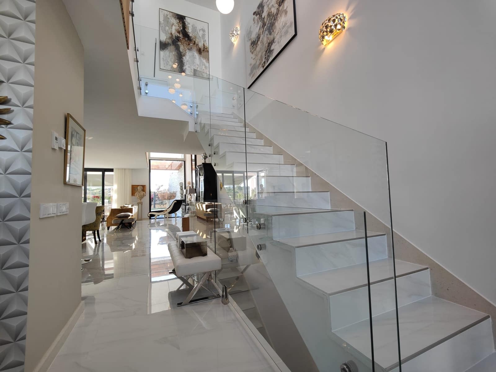 5 bedroom Semi-detached Villa for sale in Calahonda with pool garage - € 1,195,000 (Ref: 6289176)