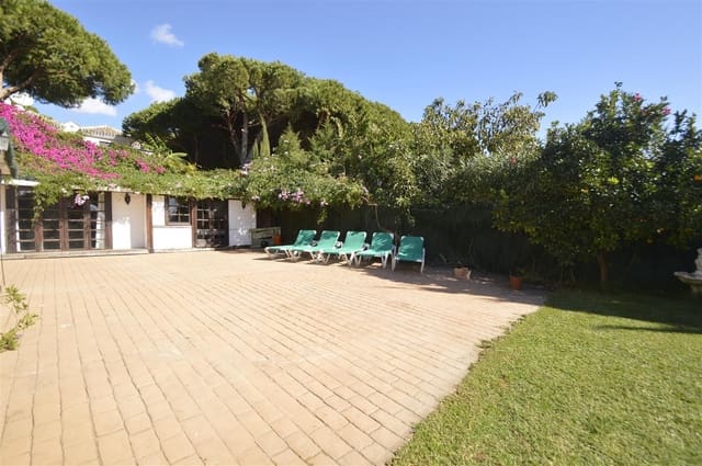 Chalet de 3 habitaciones en Marbella en venta con piscina garaje - 890.000 € (Ref: 6448111)