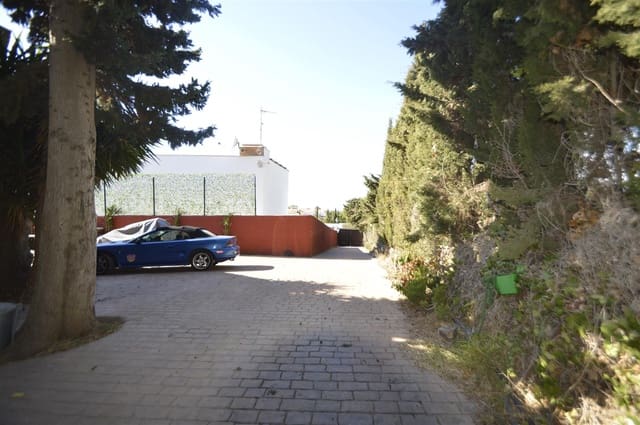 3 bedroom Villa for sale in Marbella with pool garage - € 890,000 (Ref: 6448111)