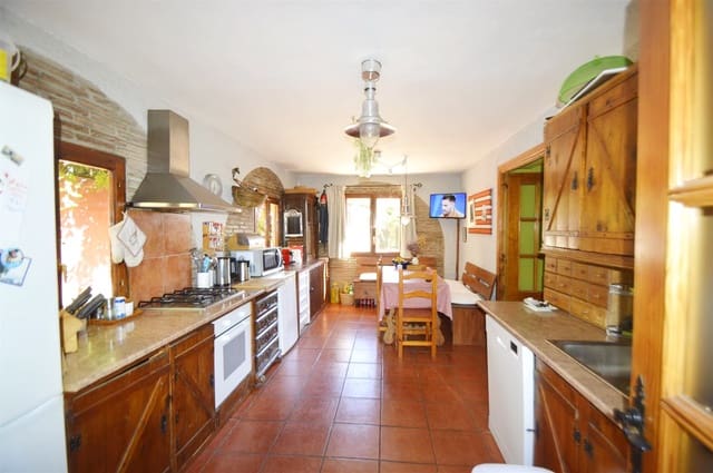 3 bedroom Villa for sale in Marbella with pool garage - € 890,000 (Ref: 6448111)