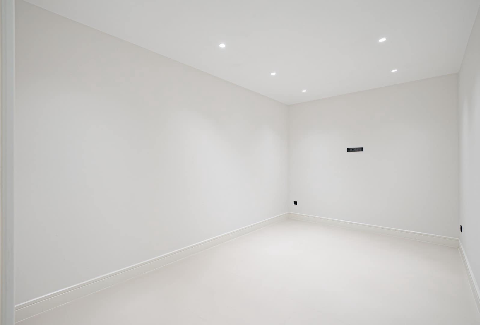 4 bedroom Villa for sale in Marbella with pool garage - € 3,500,000 (Ref: 6468758)