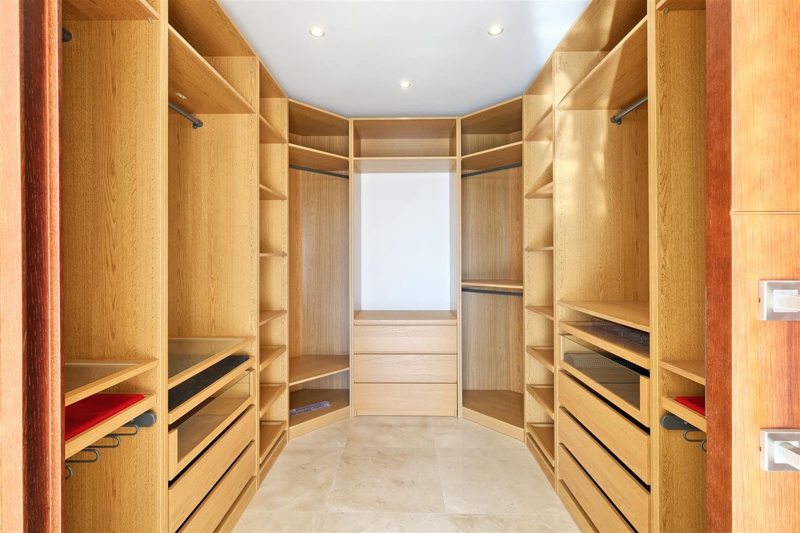 4 makuuhuone Huvila myytävänä paikassa Benahavis mukana uima-altaan 
autotalli - 2 200 000 € (Ref: 6619229)