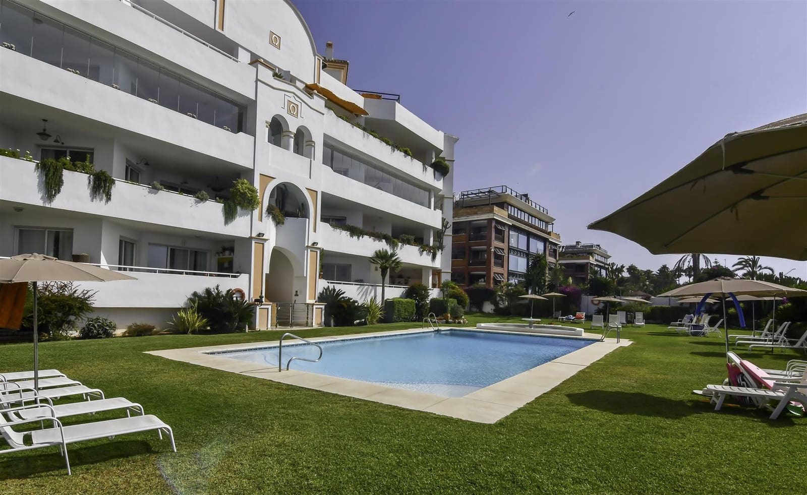 2 bedroom Apartment for sale in Marbella with pool garage - € 1,575,000 (Ref: 6892882)