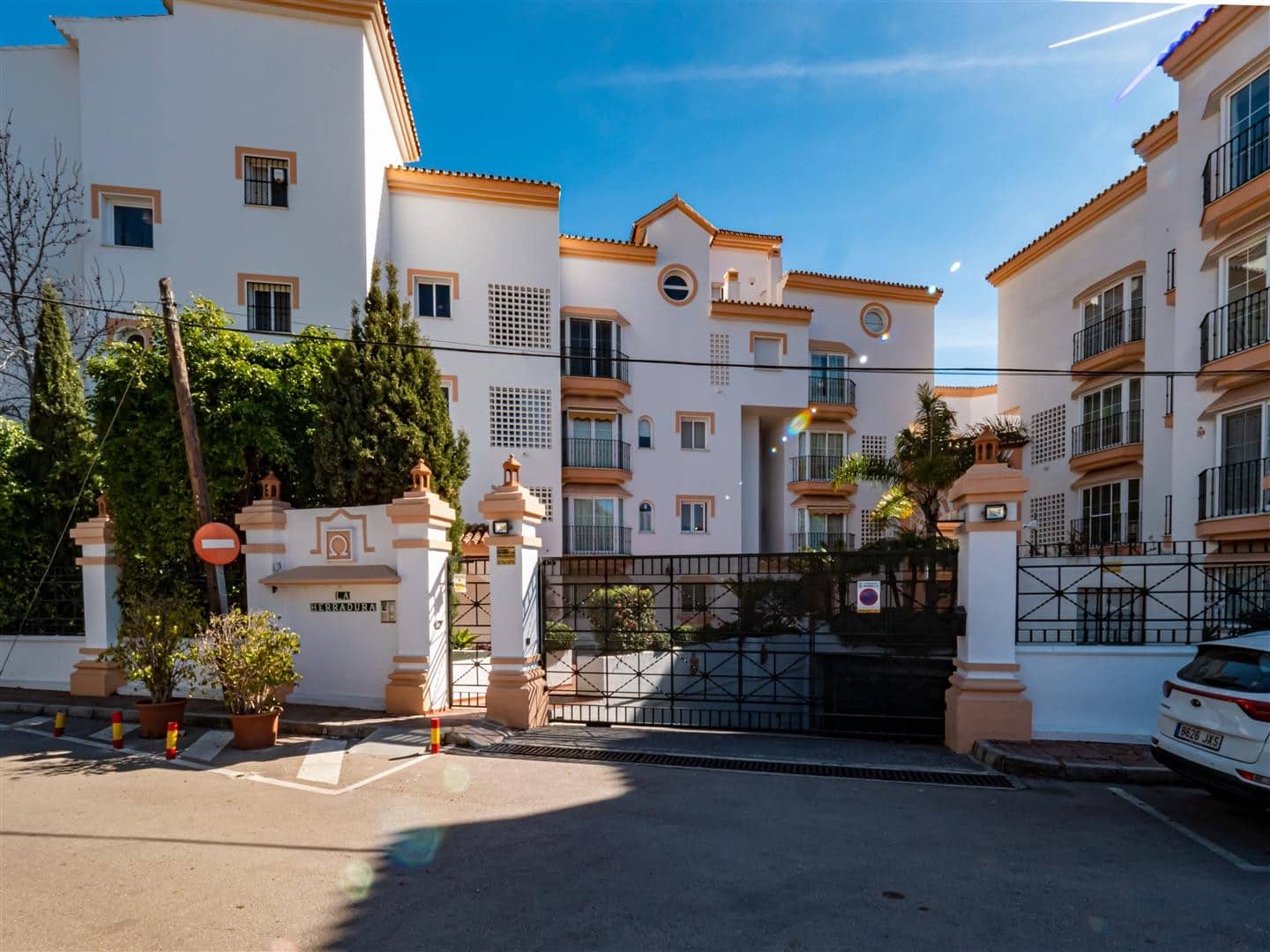 2 bedroom Apartment for sale in Marbella with pool garage - € 1,575,000 (Ref: 6892882)
