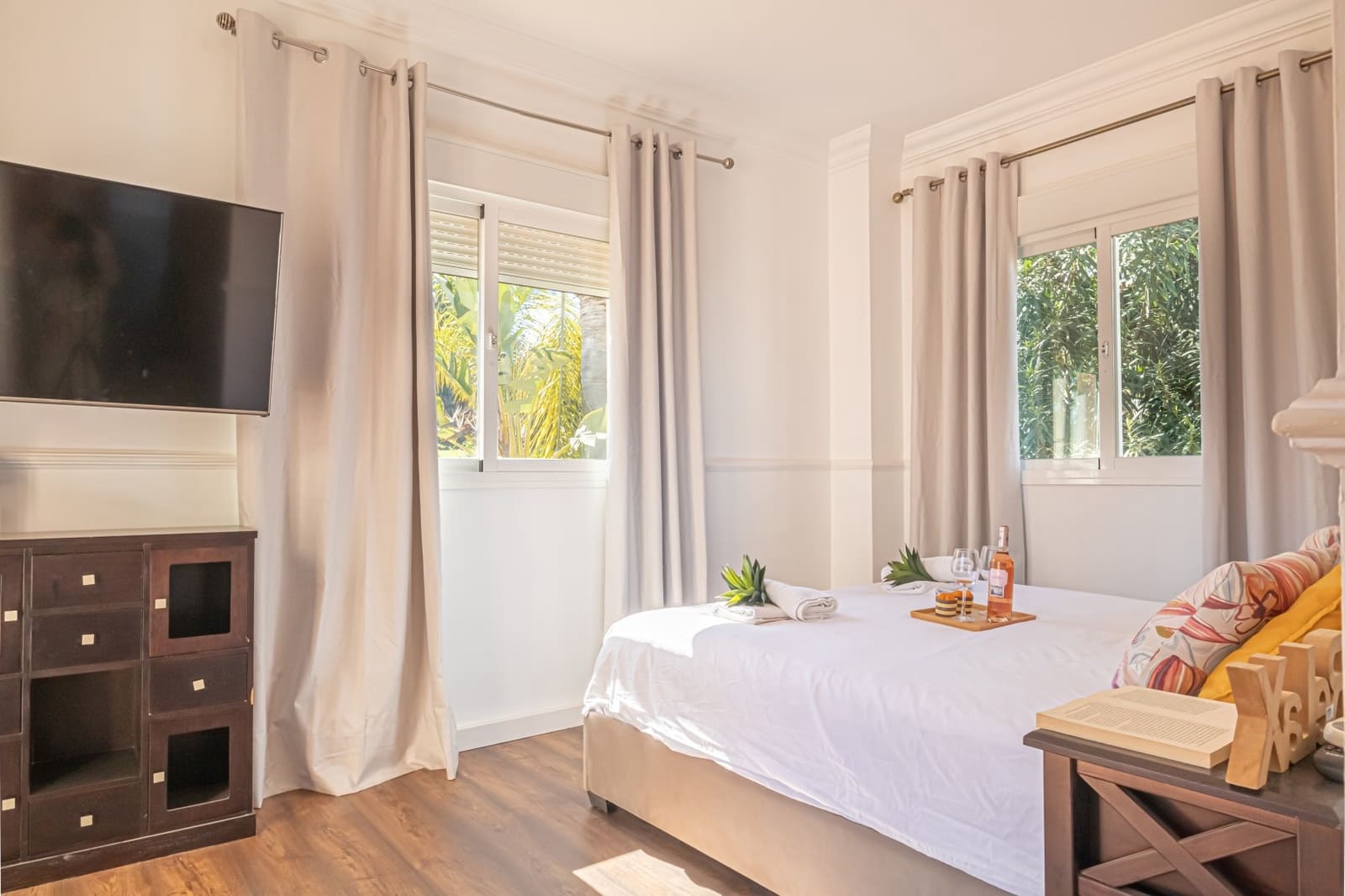 6 sovrum Villa till salu i Guadalmina med pool garage - 1 595 000 € (Ref: 6945839)