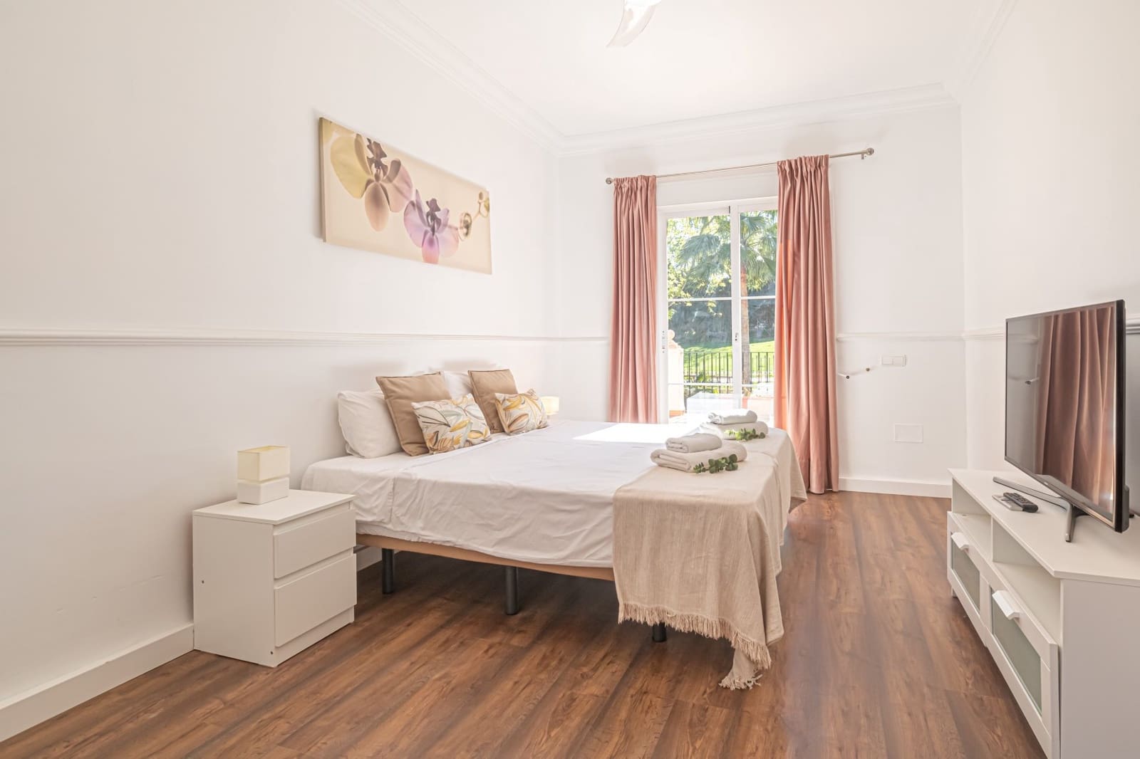 6 sovrum Villa till salu i Guadalmina med pool garage - 1 595 000 € (Ref: 6945839)