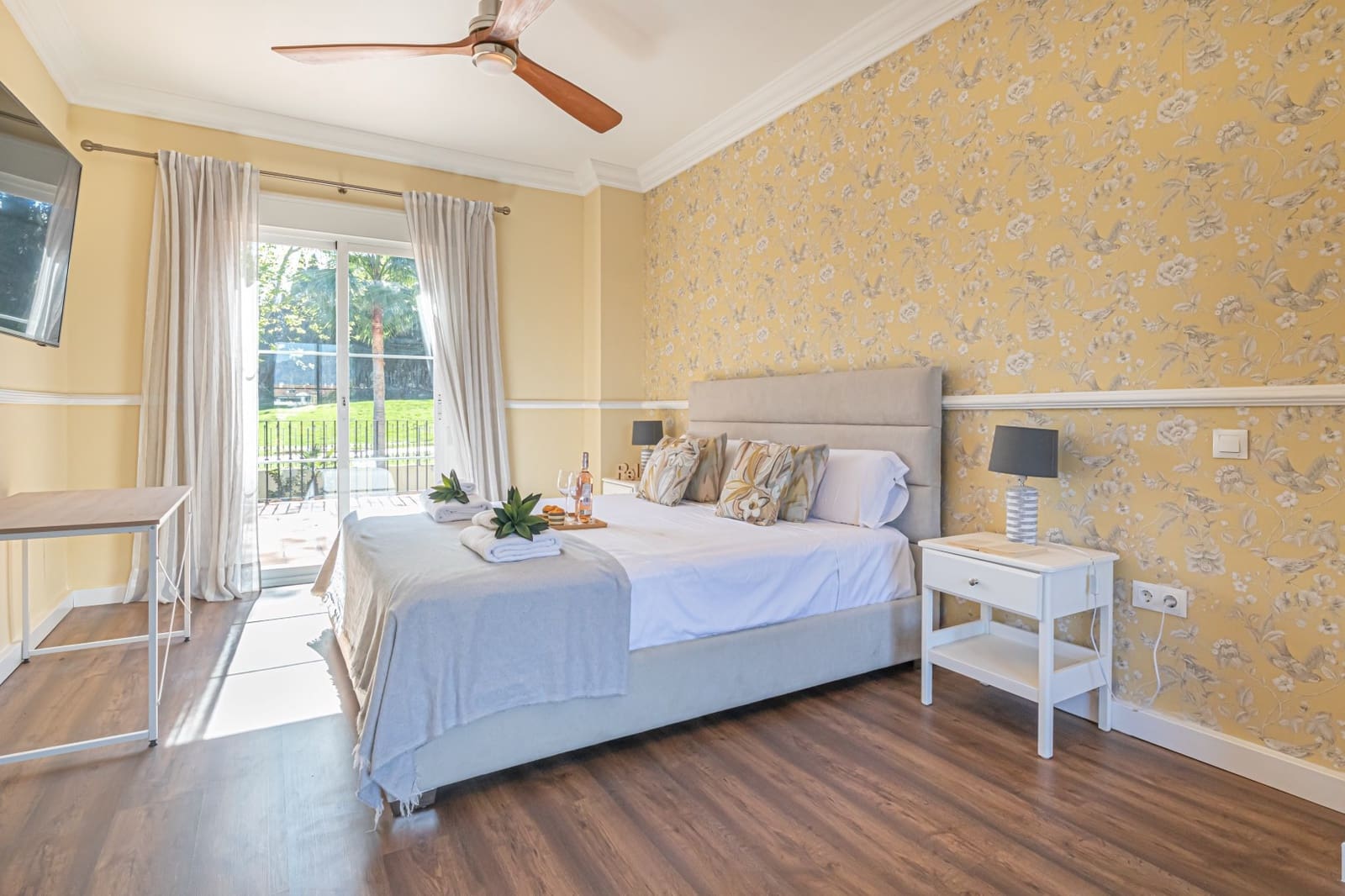 6 sovrum Villa till salu i Guadalmina med pool garage - 1 595 000 € (Ref: 6945839)