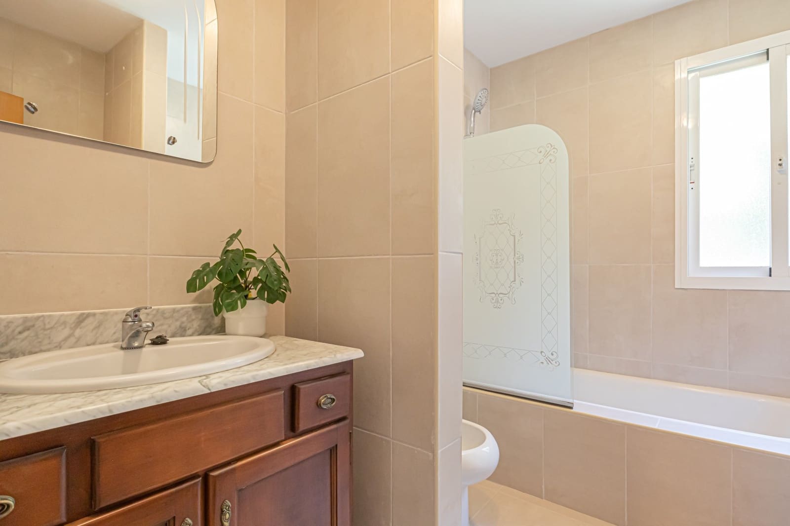 6 sovrum Villa till salu i Guadalmina med pool garage - 1 595 000 € (Ref: 6945839)